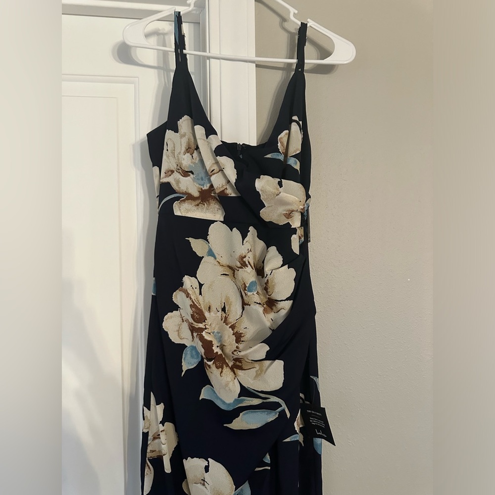 Lulu’s Floral Midi Dress - Picture 4 of 10